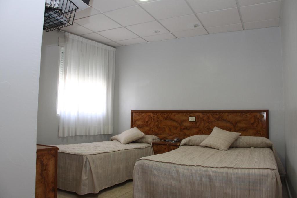 Hotel Trabuco Сантьяго-де-ла-Рібера Номер фото